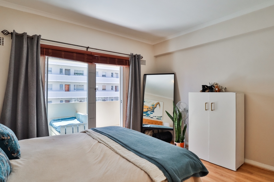 2 Bedroom Property for Sale in Sea Point Western Cape